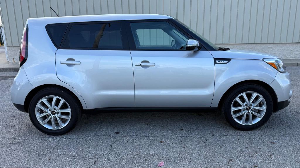 Photo 8 of this KIA SOUL
