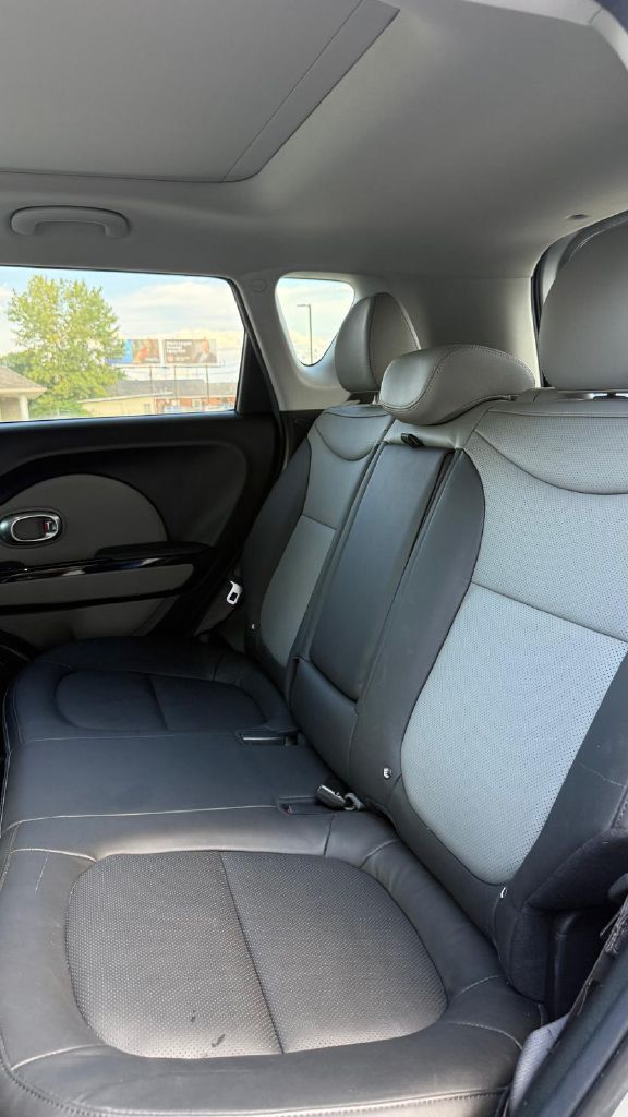 Photo 15 of this KIA SOUL