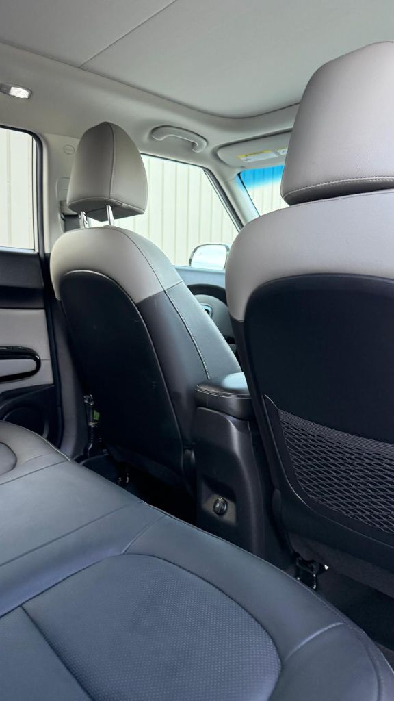 Photo 19 of this KIA SOUL