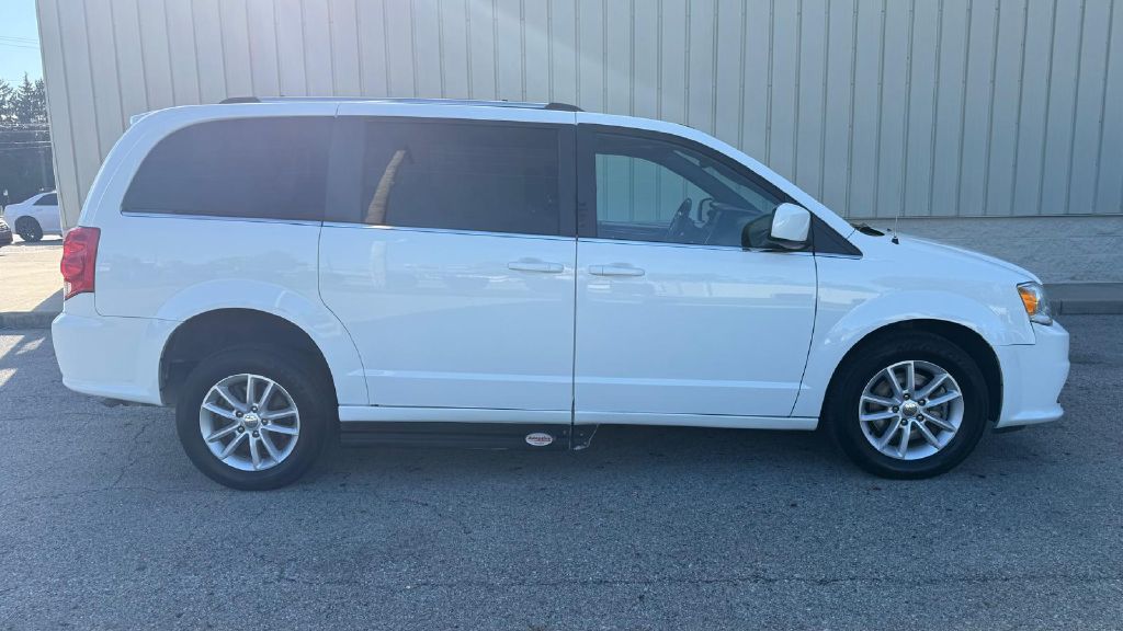Photo 3 of this DODGE GRAND CARAVAN