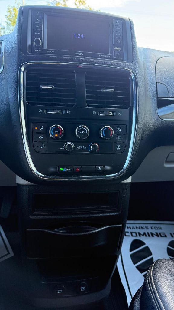 Photo 25 of this DODGE GRAND CARAVAN