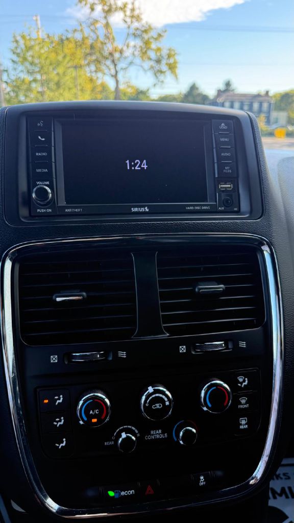 Photo 26 of this DODGE GRAND CARAVAN