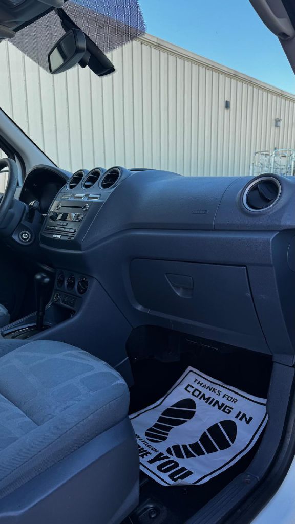 Photo 15 of this FORD TRANSIT CONNECT