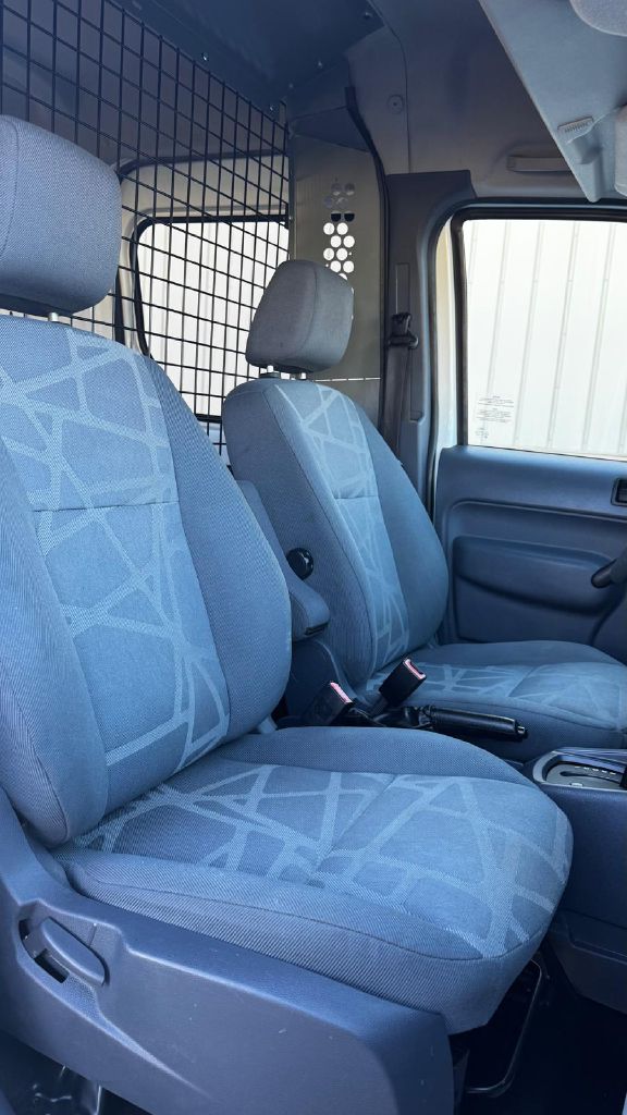 Photo 16 of this FORD TRANSIT CONNECT