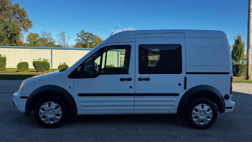Photo 2 of this FORD TRANSIT CONNECT