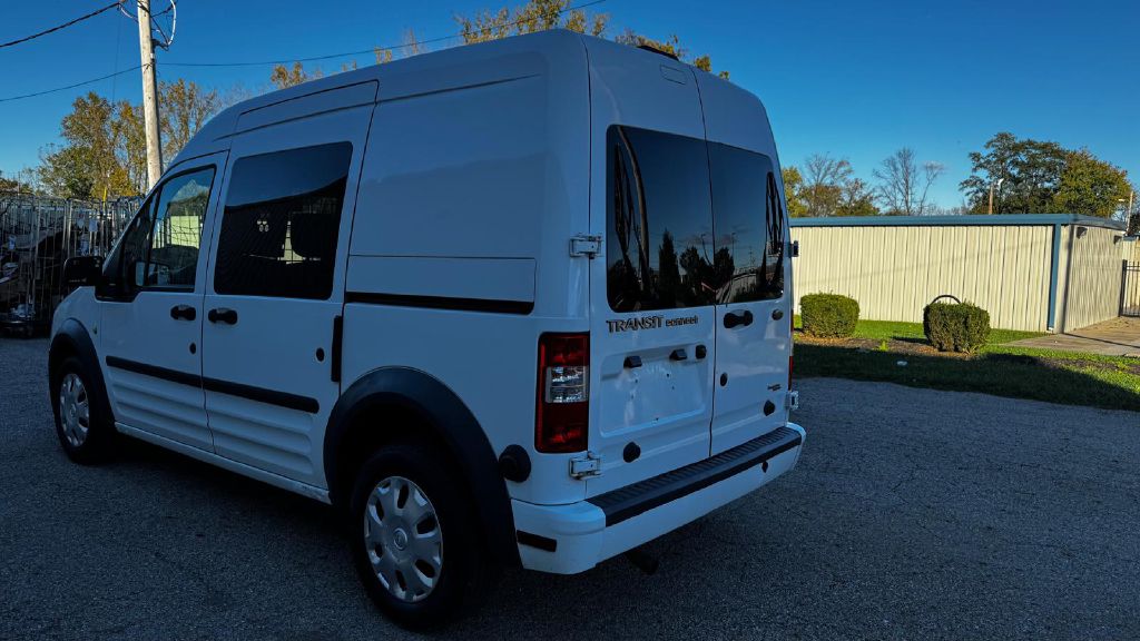 Photo 3 of this FORD TRANSIT CONNECT