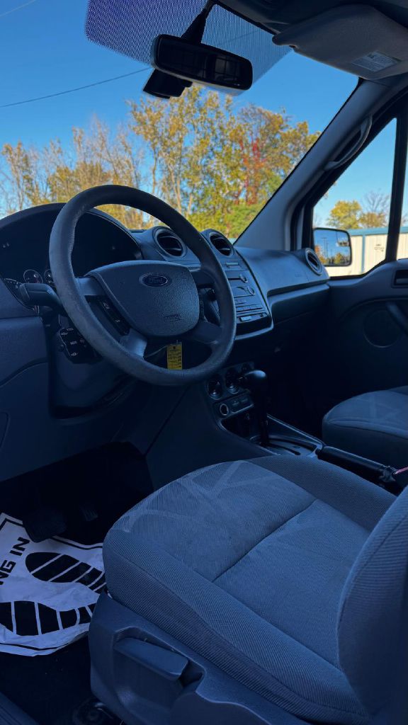 Photo 22 of this FORD TRANSIT CONNECT