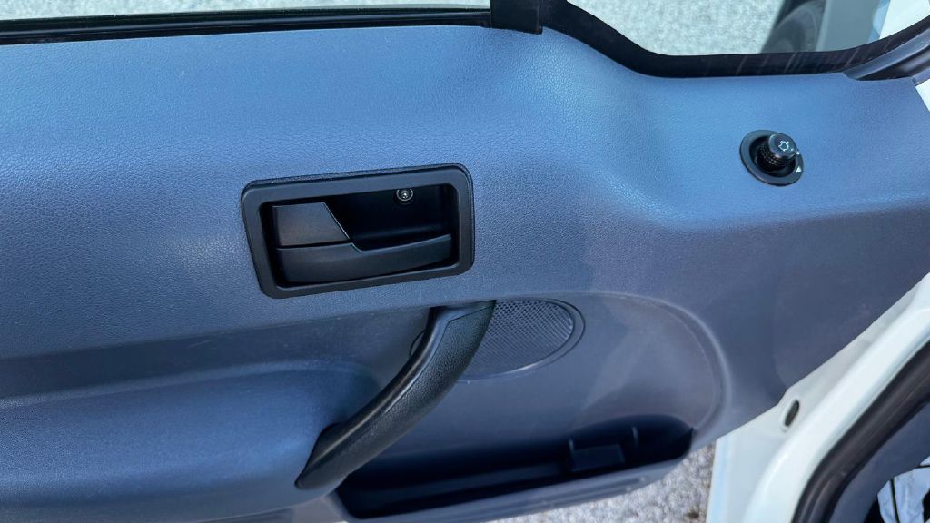 Photo 24 of this FORD TRANSIT CONNECT