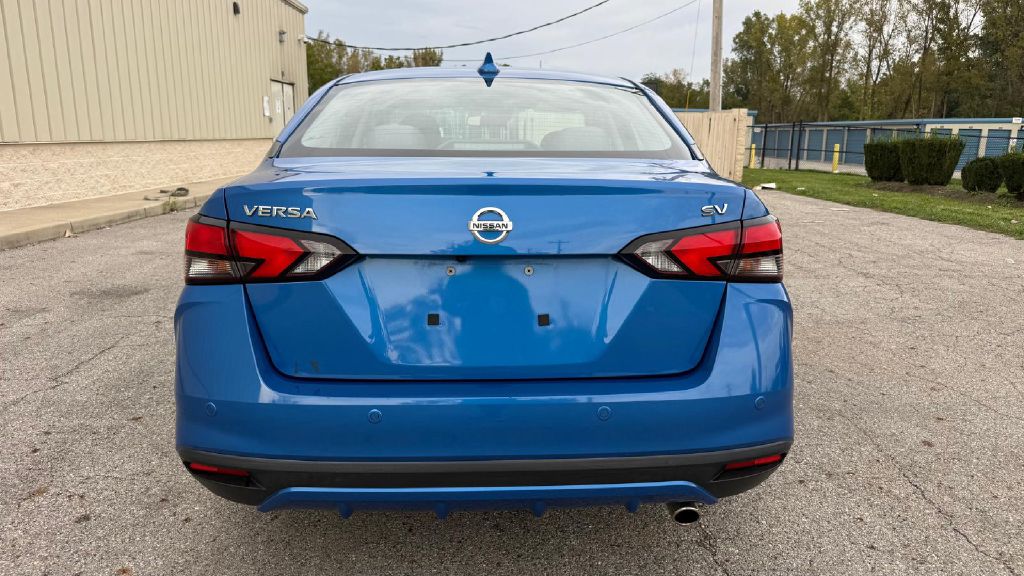 Photo 4 of this NISSAN VERSA