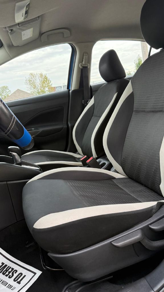Photo 9 of this NISSAN VERSA