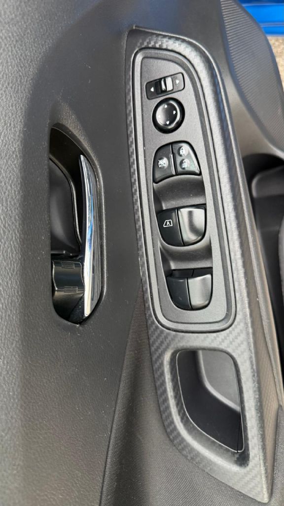 Photo 10 of this NISSAN VERSA