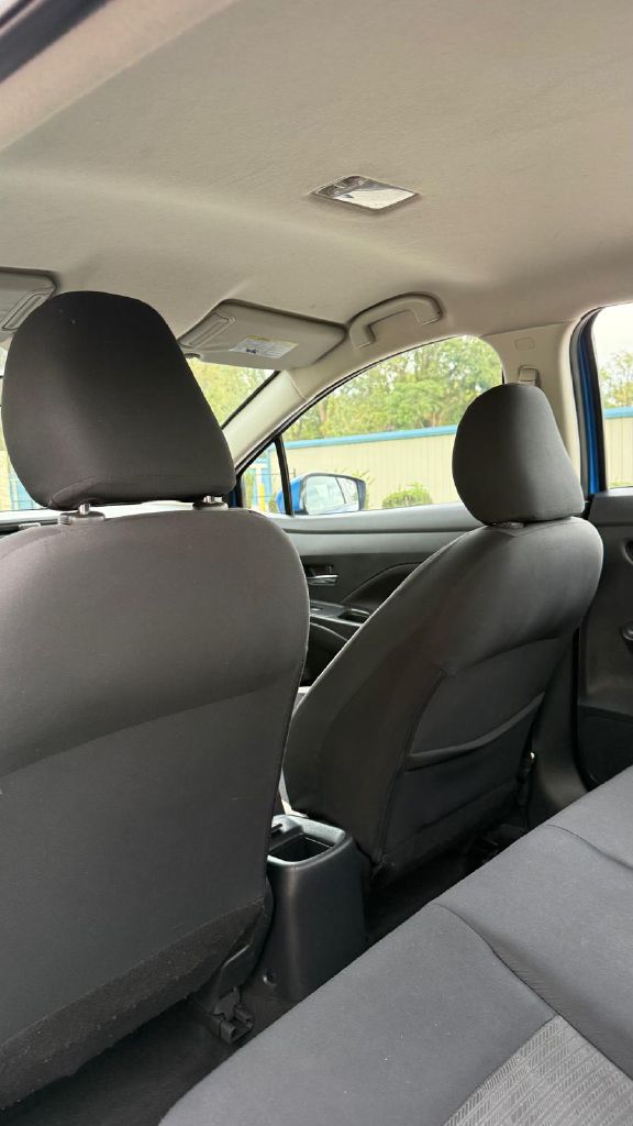 Photo 12 of this NISSAN VERSA