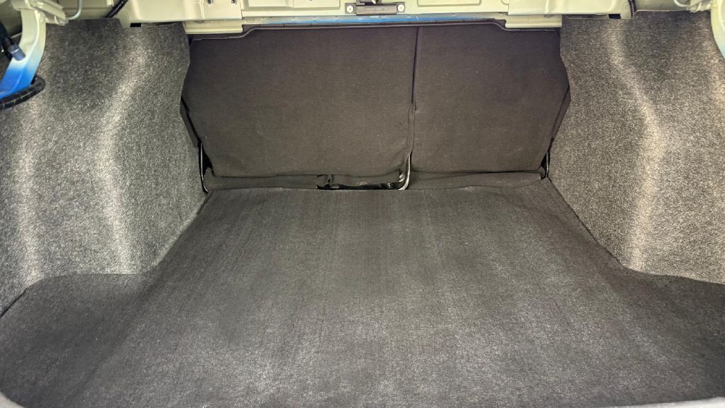 Photo 14 of this NISSAN VERSA