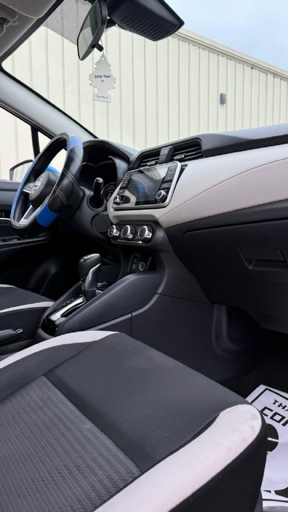 Photo 17 of this NISSAN VERSA