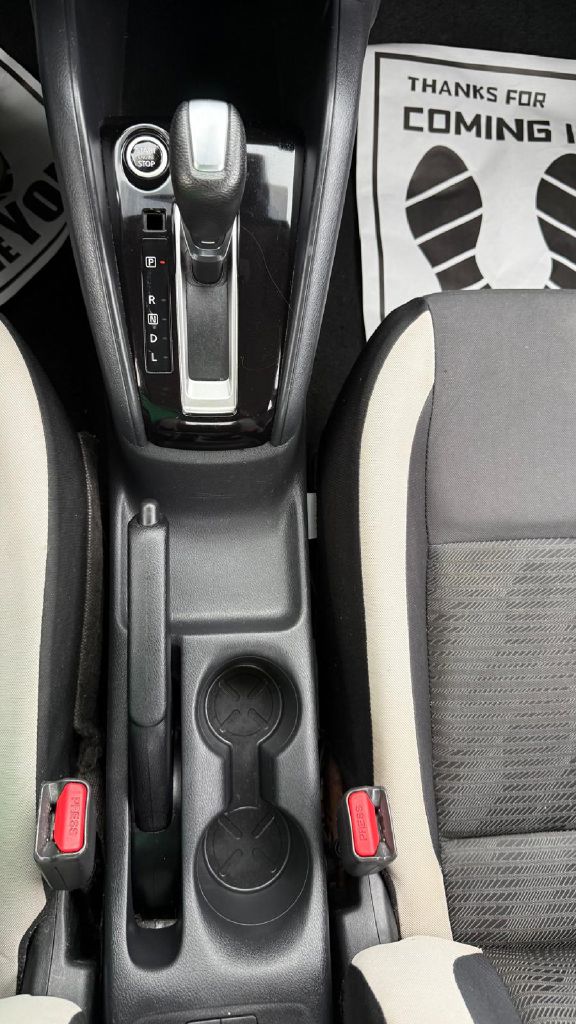 Photo 20 of this NISSAN VERSA