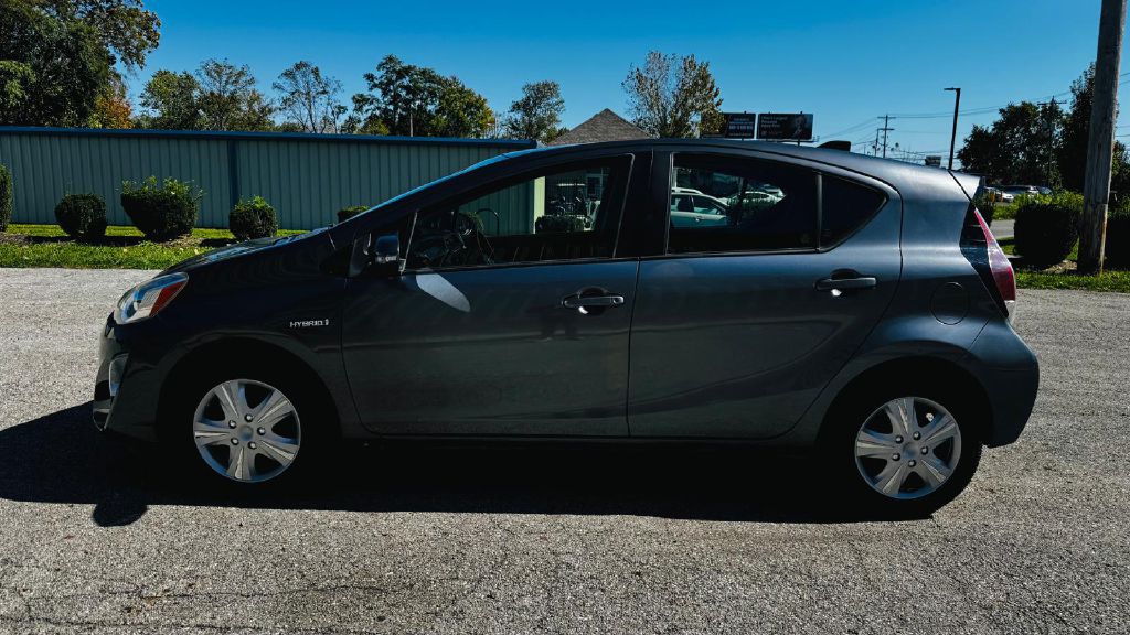 Photo 3 of this TOYOTA PRIUS C