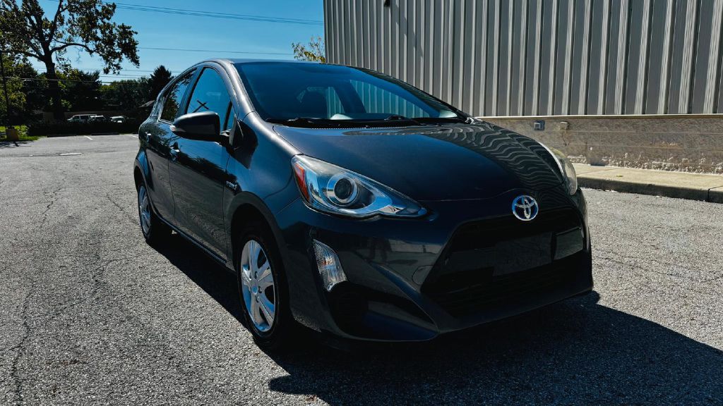Photo 7 of this TOYOTA PRIUS C