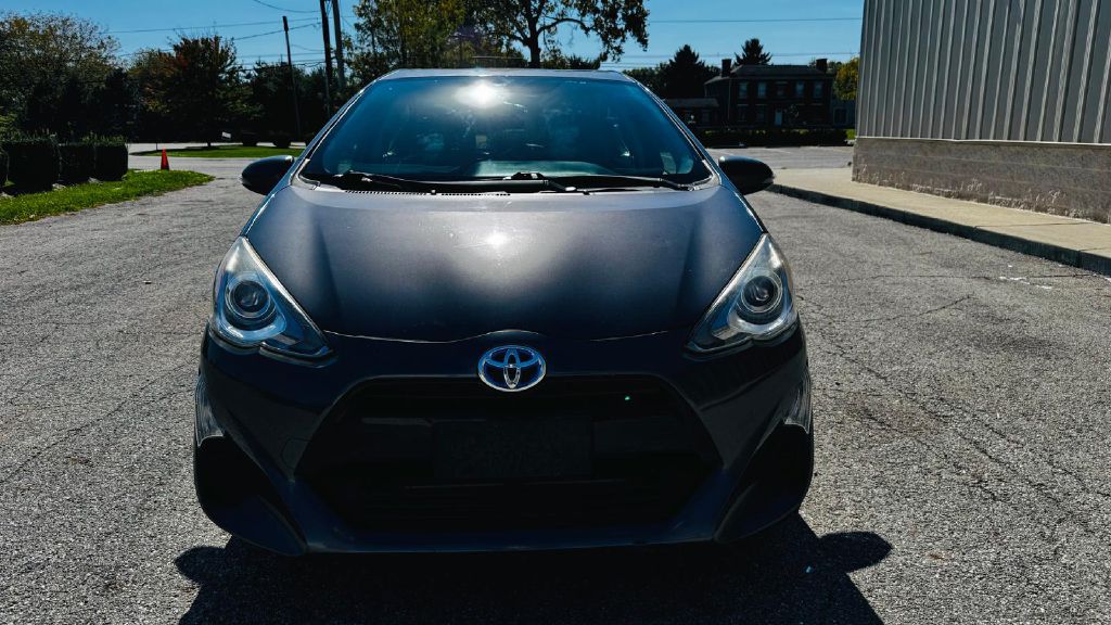 Photo 8 of this TOYOTA PRIUS C