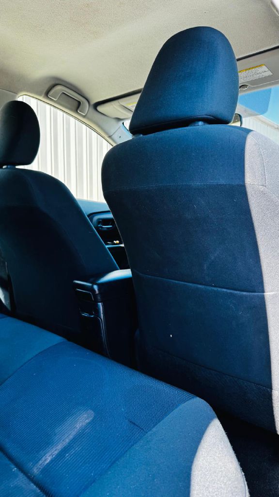 Photo 16 of this TOYOTA PRIUS C