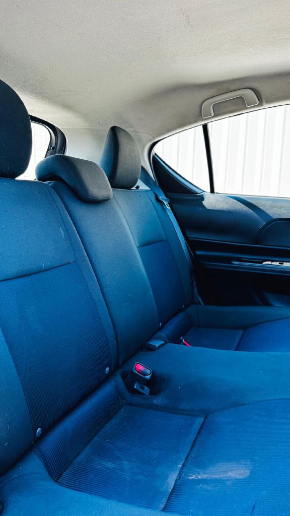 Photo 17 of this TOYOTA PRIUS C