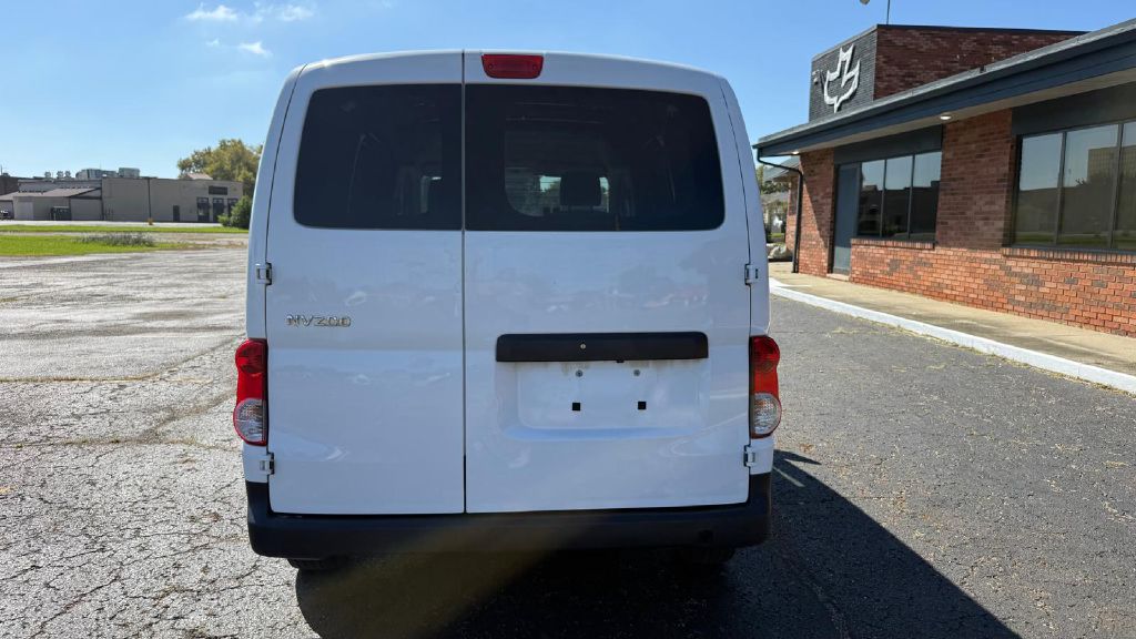 Photo 6 of this NISSAN NV200