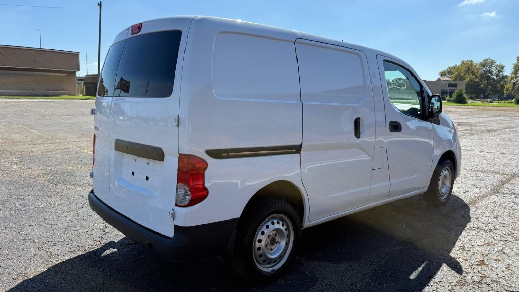 Photo 7 of this NISSAN NV200