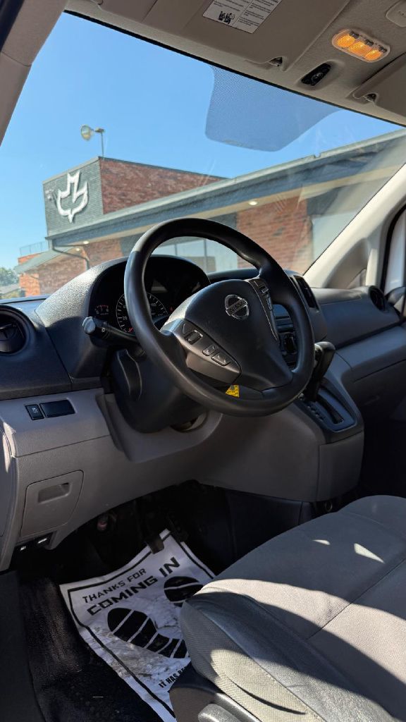 Photo 11 of this NISSAN NV200