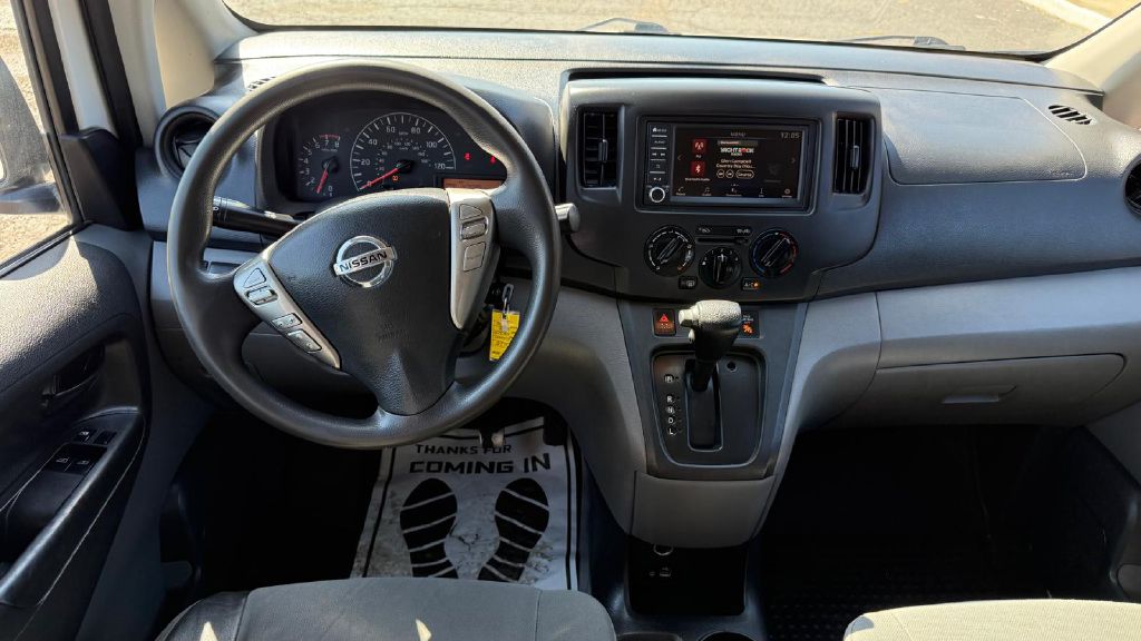 Photo 13 of this NISSAN NV200