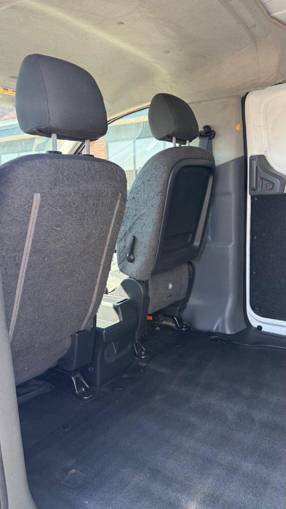 Photo 14 of this NISSAN NV200