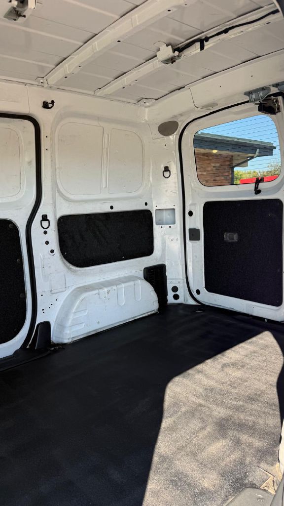 Photo 15 of this NISSAN NV200