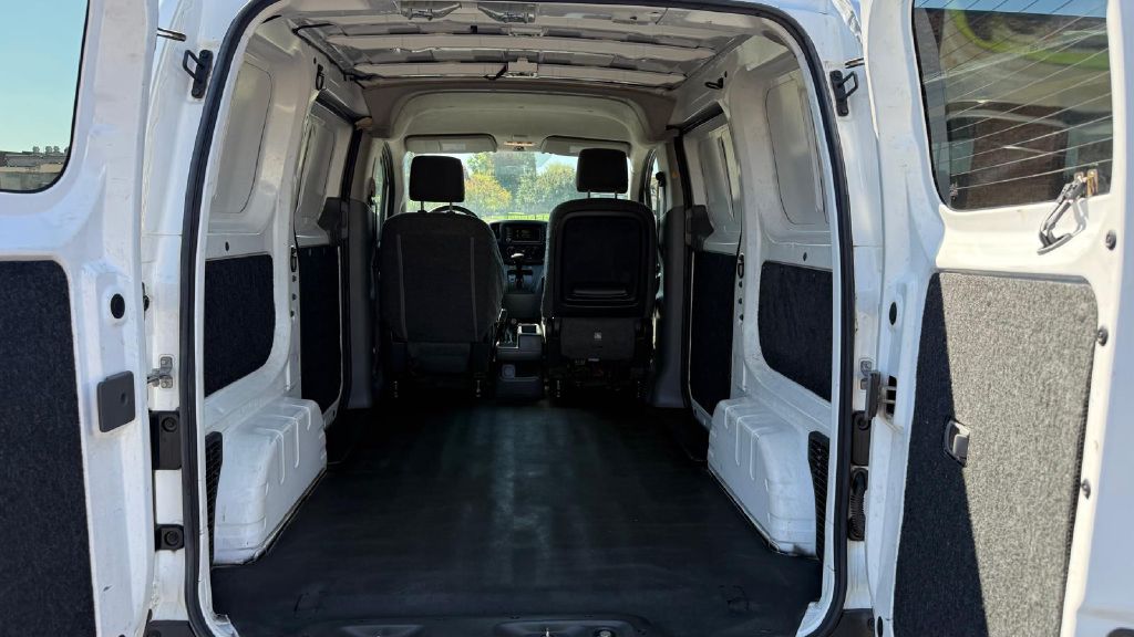Photo 16 of this NISSAN NV200