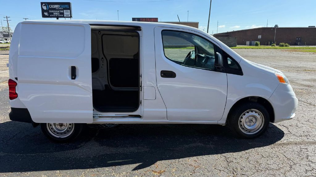 Photo 3 of this NISSAN NV200