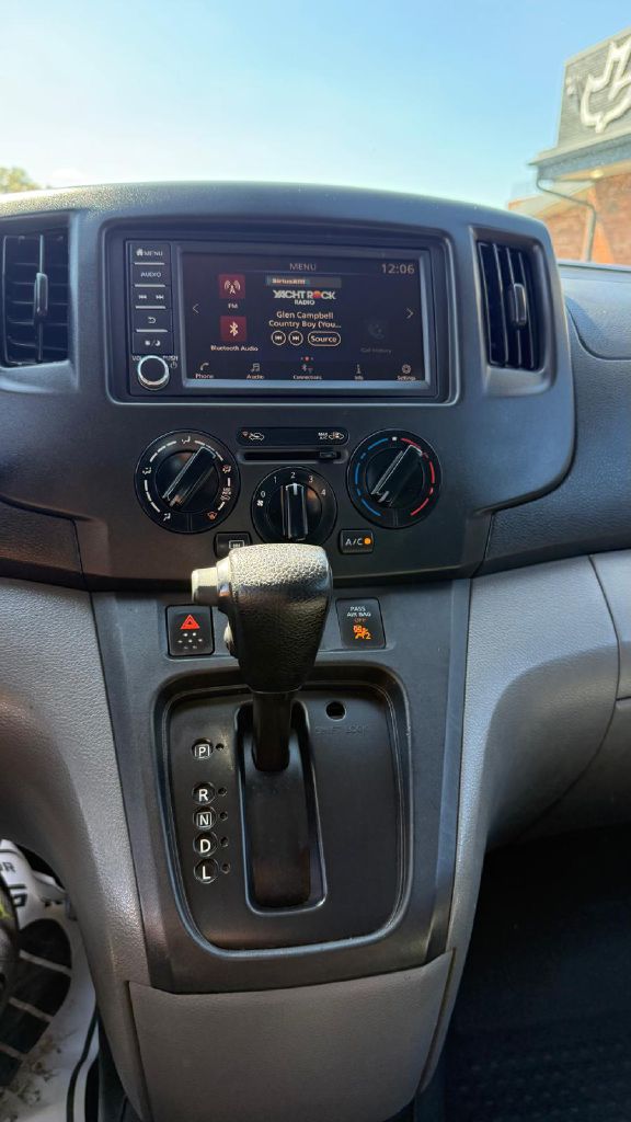 Photo 22 of this NISSAN NV200
