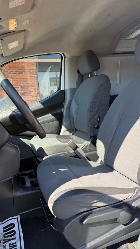 Photo 26 of this NISSAN NV200