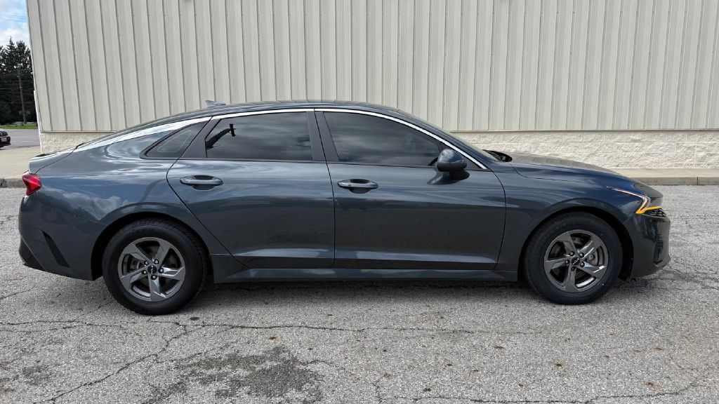 Photo 4 of this KIA K5