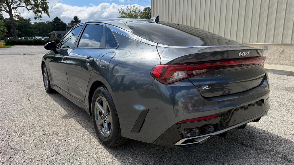 Photo 7 of this KIA K5