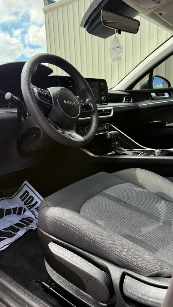 Photo 9 of this KIA K5