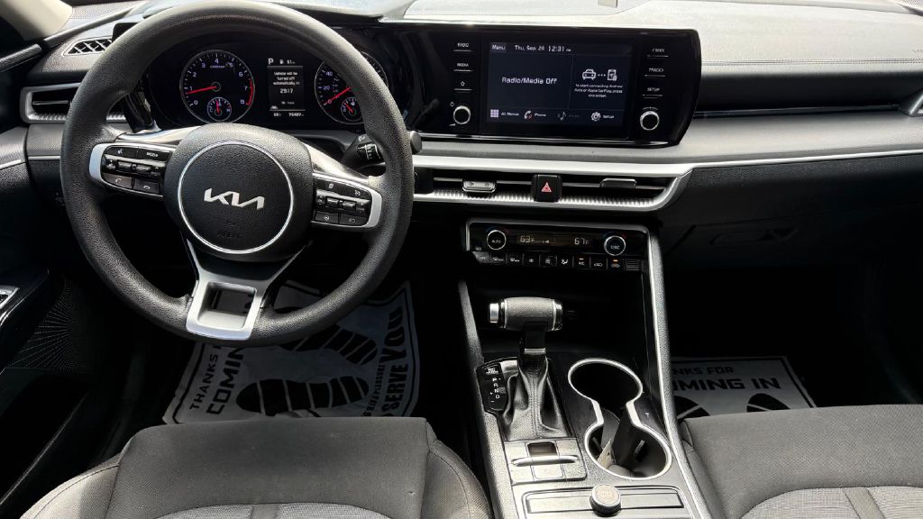 Photo 12 of this KIA K5