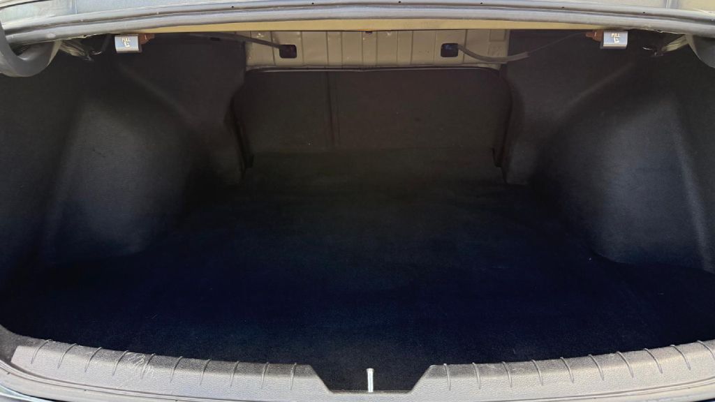 Photo 15 of this KIA K5