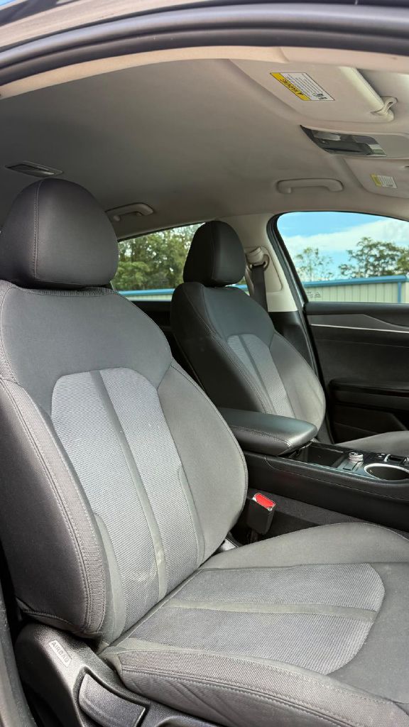 Photo 17 of this KIA K5