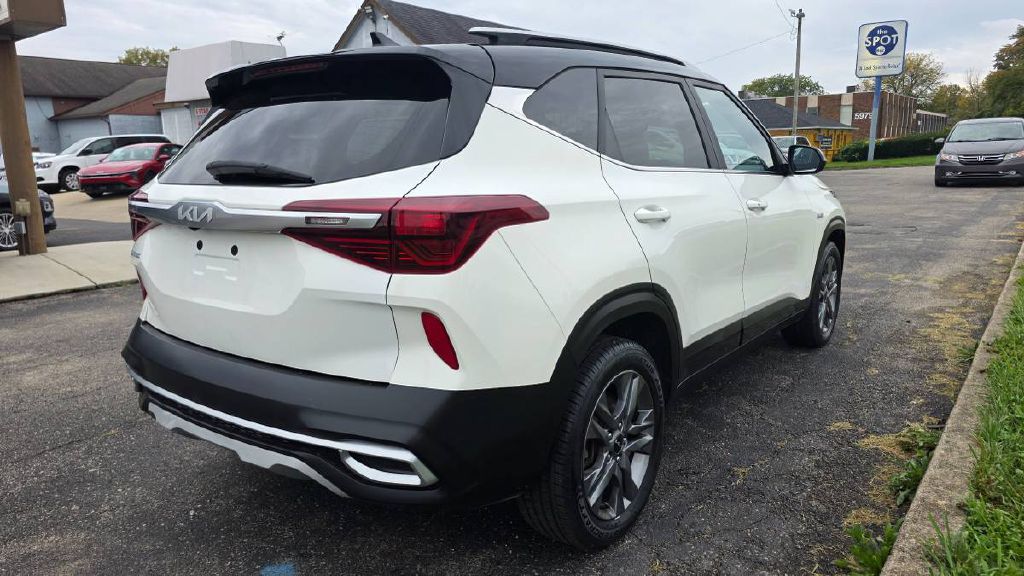 Photo 4 of this KIA SELTOS