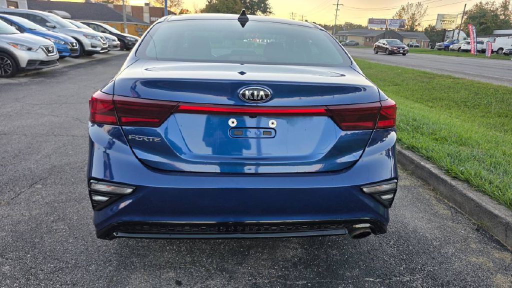 Photo 3 of this KIA FORTE
