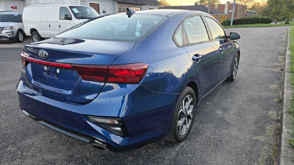 Photo 4 of this KIA FORTE
