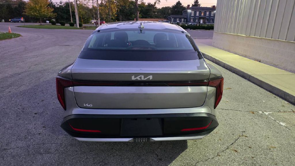 Photo 4 of this KIA K4
