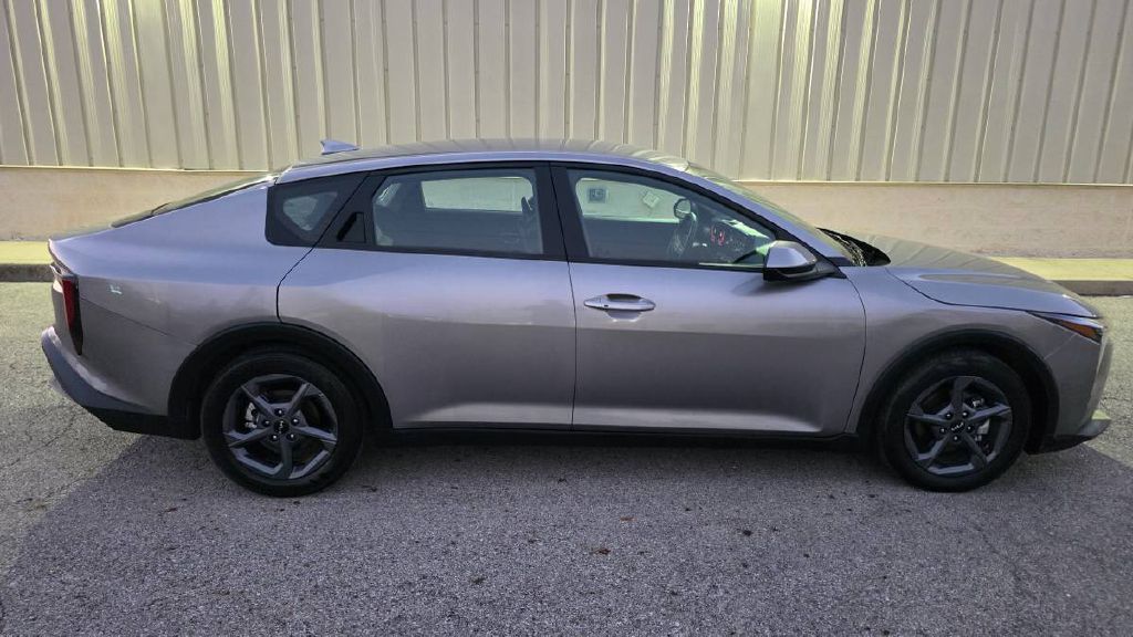 Photo 6 of this KIA K4
