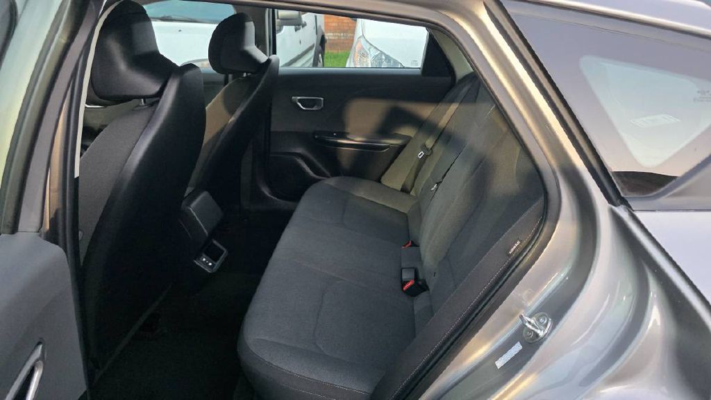 Photo 14 of this KIA K4