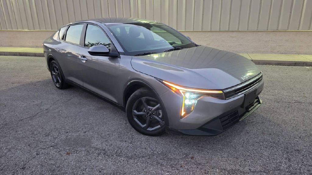 Photo 2 of this KIA K4