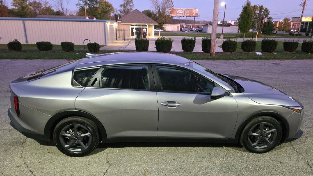 Photo 9 of this KIA K4