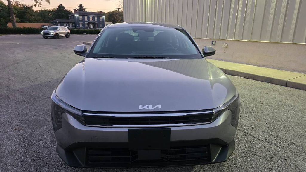 Photo 10 of this KIA K4