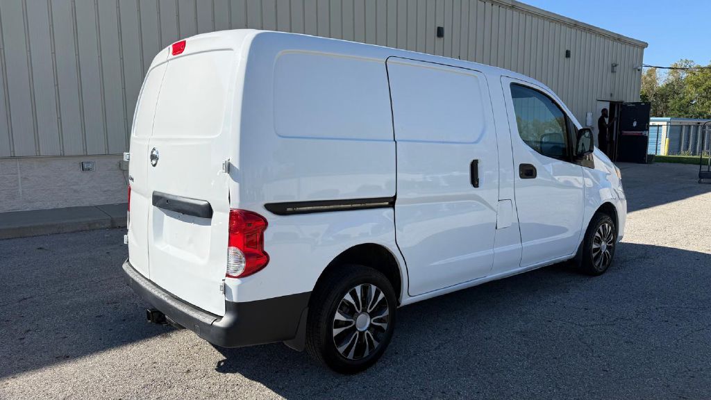 Photo 5 of this NISSAN NV200